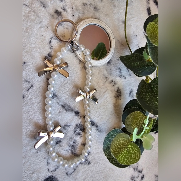 Bath & Body Works 2 Pc Bundle - Picture 9 of 12